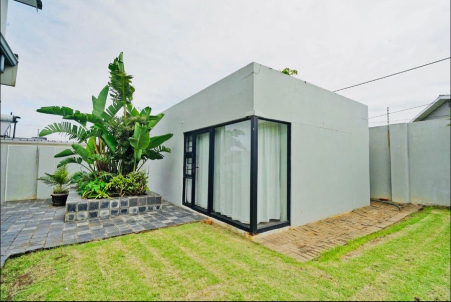 5 Bedroom Property for Sale in Gonubie Eastern Cape